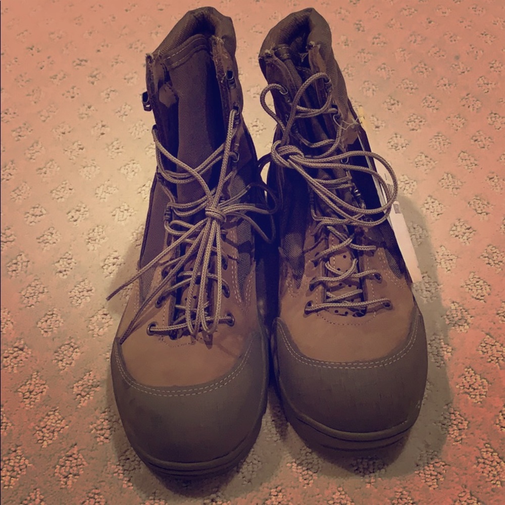 Flight/combat approved Belleville military boots